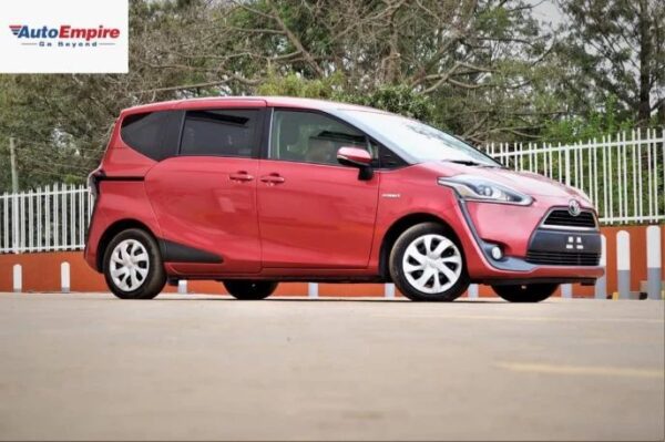 Toyota Sienta - Image 4