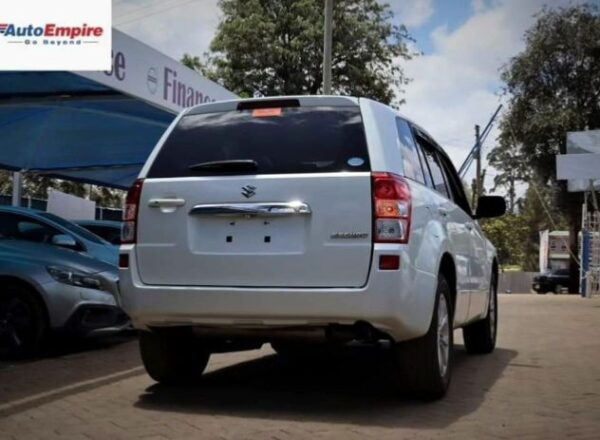 Suzuki Escudo - Image 11