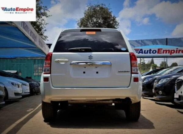 Suzuki Escudo - Image 8
