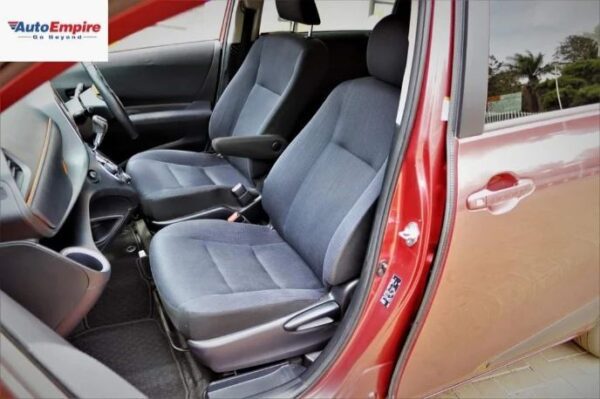 Toyota Sienta - Image 11