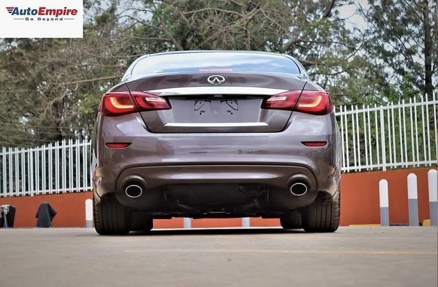 2017 V6 INFINITY FUGA