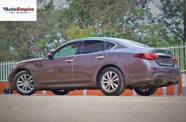 2017 V6 INFINITY FUGA