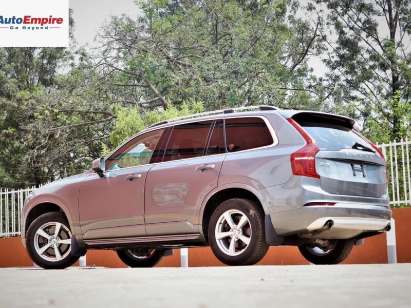 2017 VOLVO XC90 T5