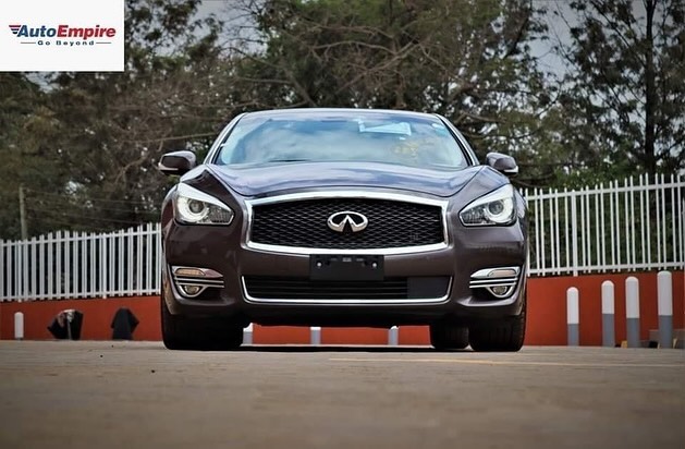 2017 NISSAN INFINITY FUGA
