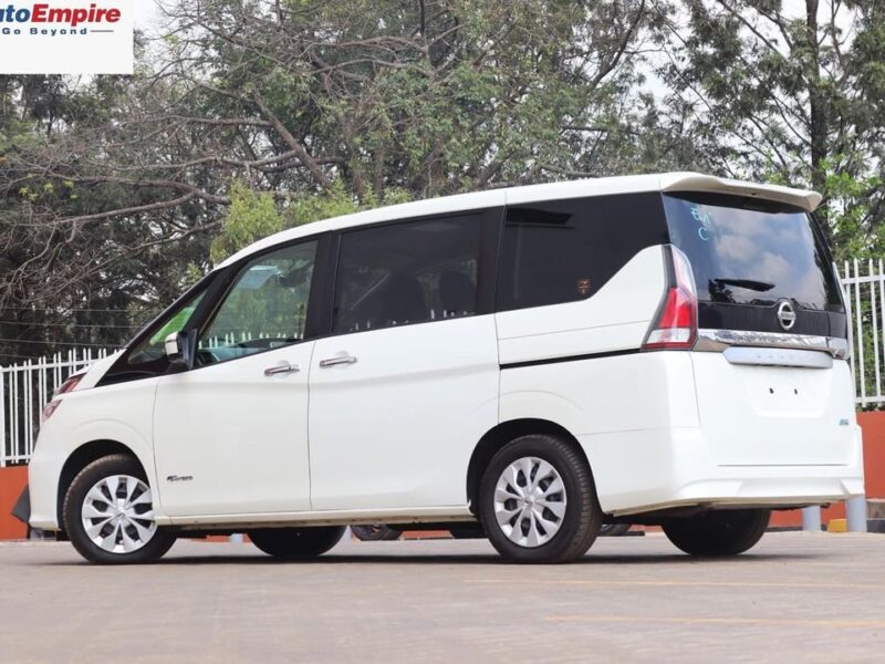 2017 Nissan Serena