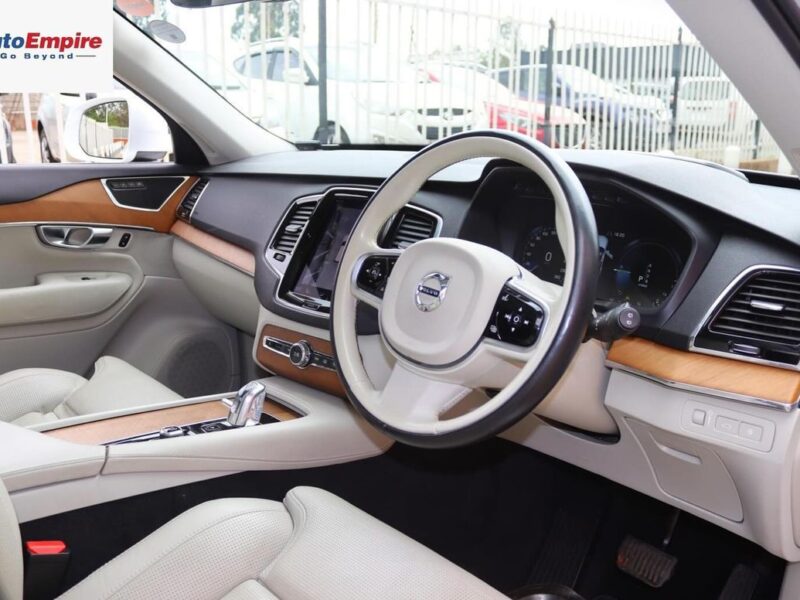 2018 Volvo XC90 T8 Hybrid
