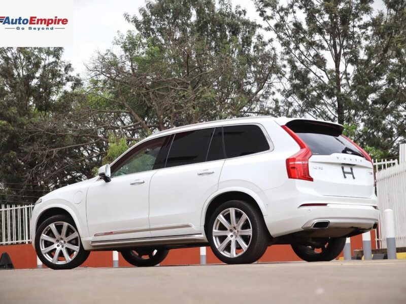 2018 Volvo XC90 T8 Hybrid