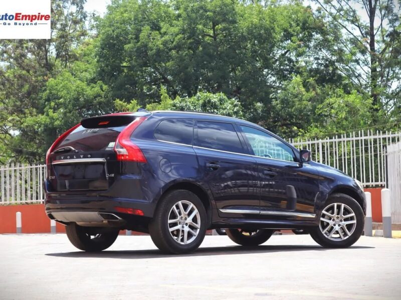 2017 Volvo XC60 D4 NAVY BLUE