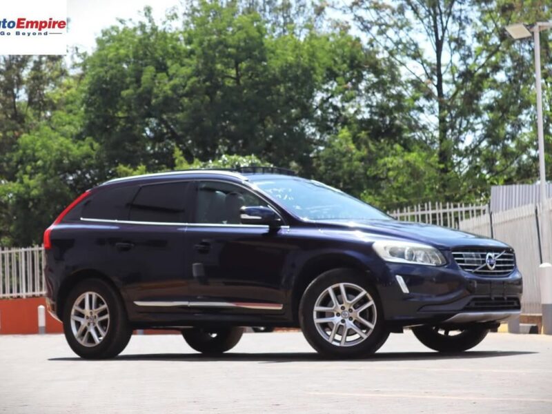 2017 Volvo XC60 D4 NAVY BLUE