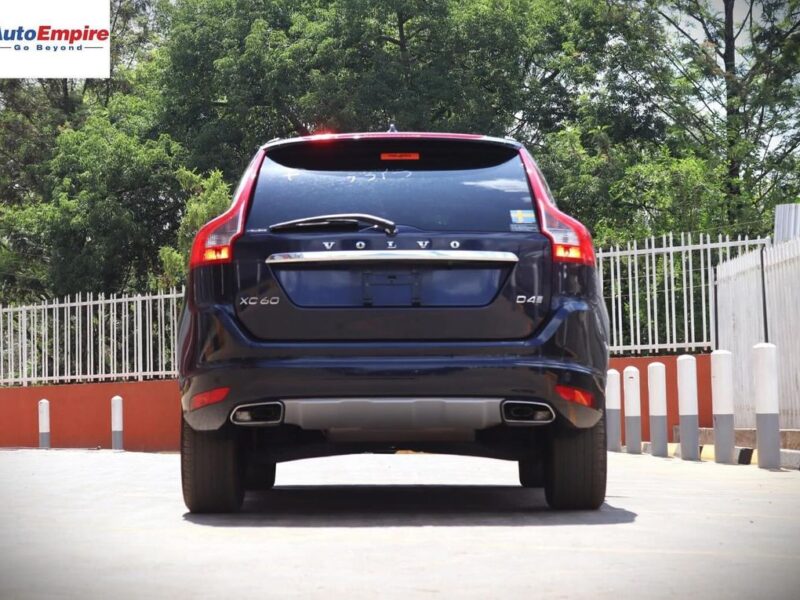 2017 Volvo XC60 D4 NAVY BLUE