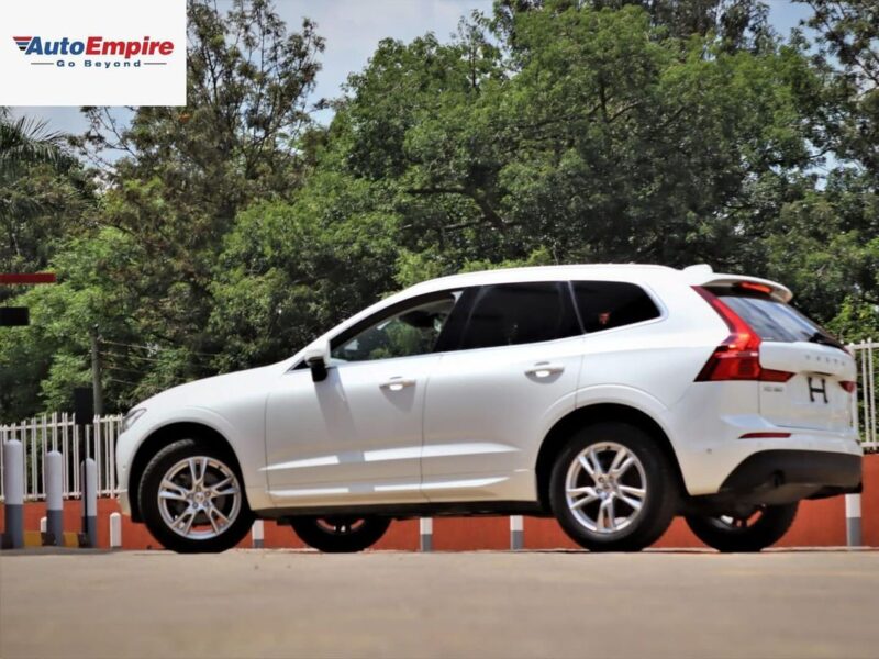 2018 VOLVO XC60 - White