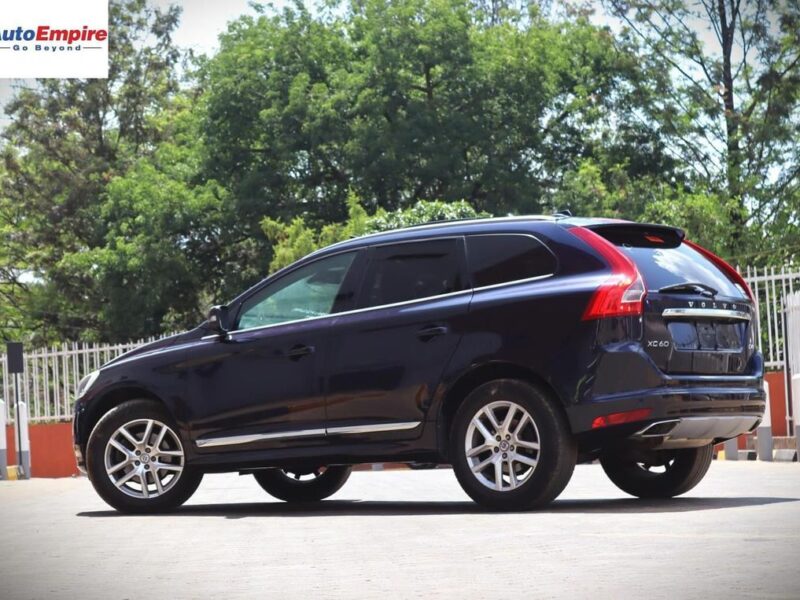 2017 Volvo XC60 D4 NAVY BLUE