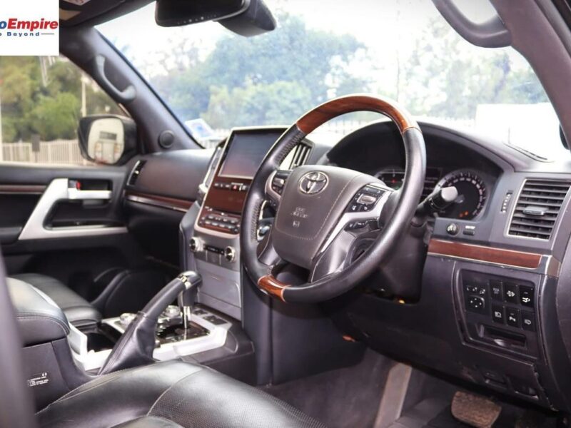 2016 Toyota Landcruiser v8