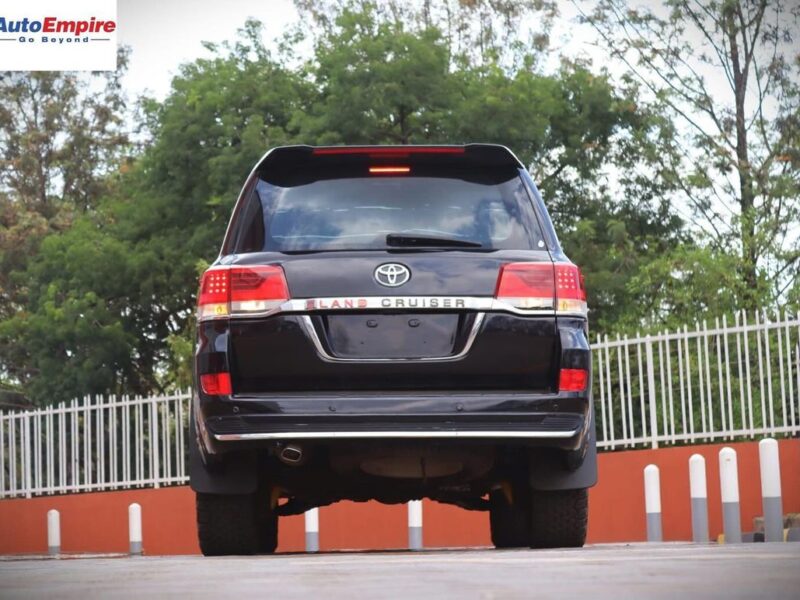 2016 Toyota Landcruiser v8