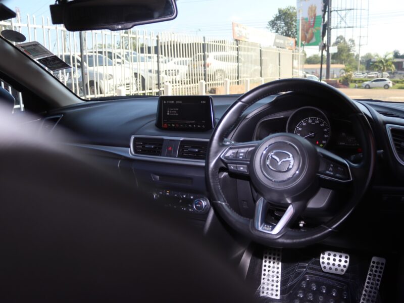 2016 Mazda Axela
