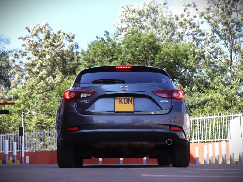 2016 Mazda Axela