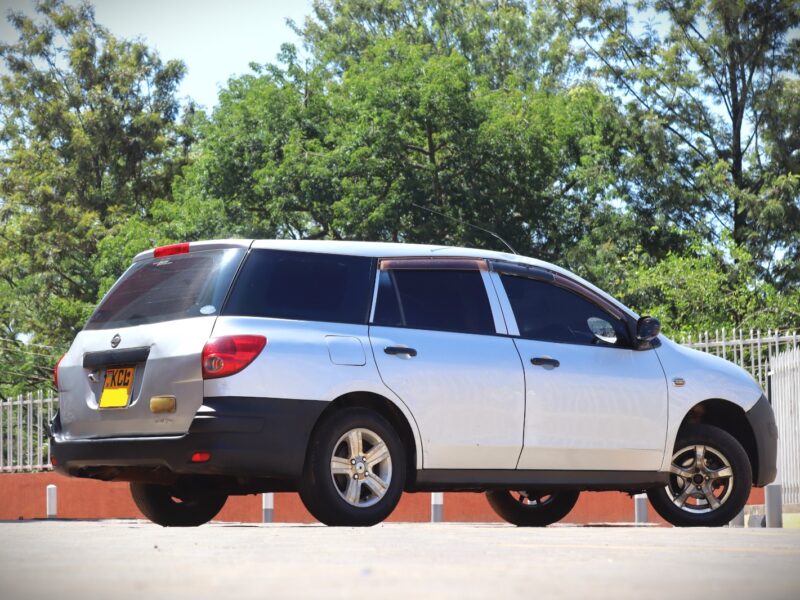 2010 Nissan Advan