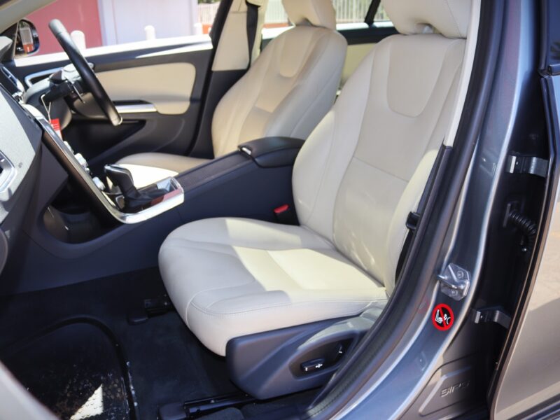 2017 Volvo V60 Cross Country