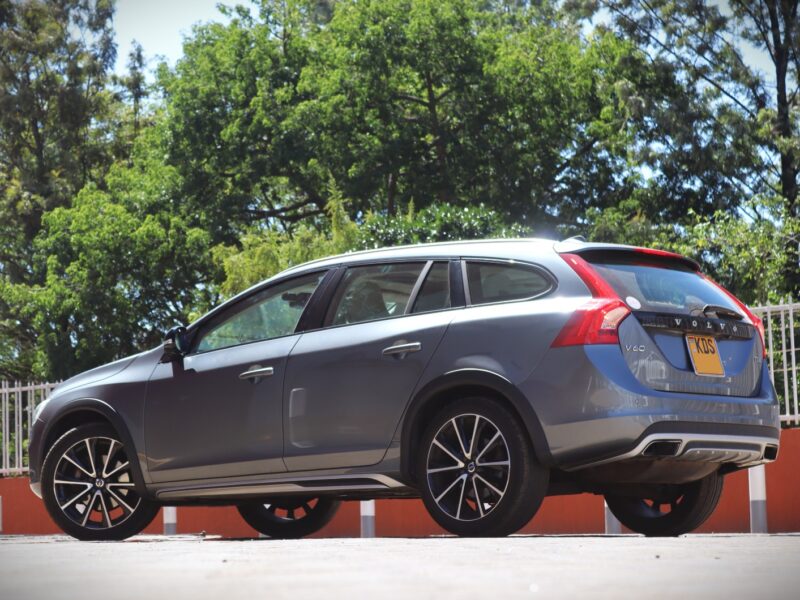 2017 Volvo V60 Cross Country