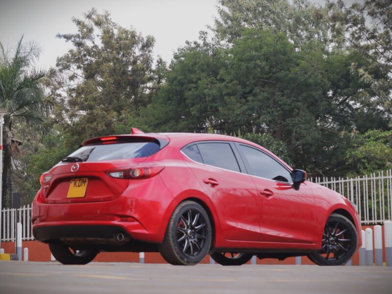 2016 Mazda Axela