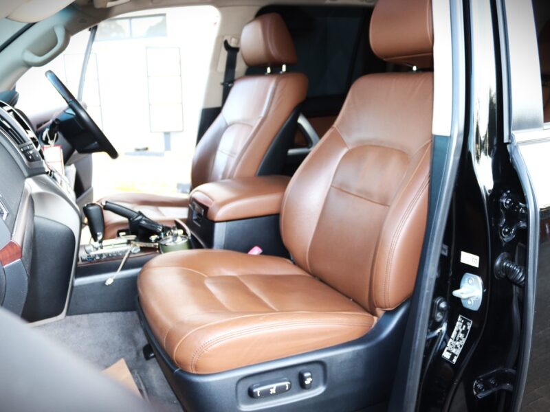 2017 LAND CRUISER V8 ZX