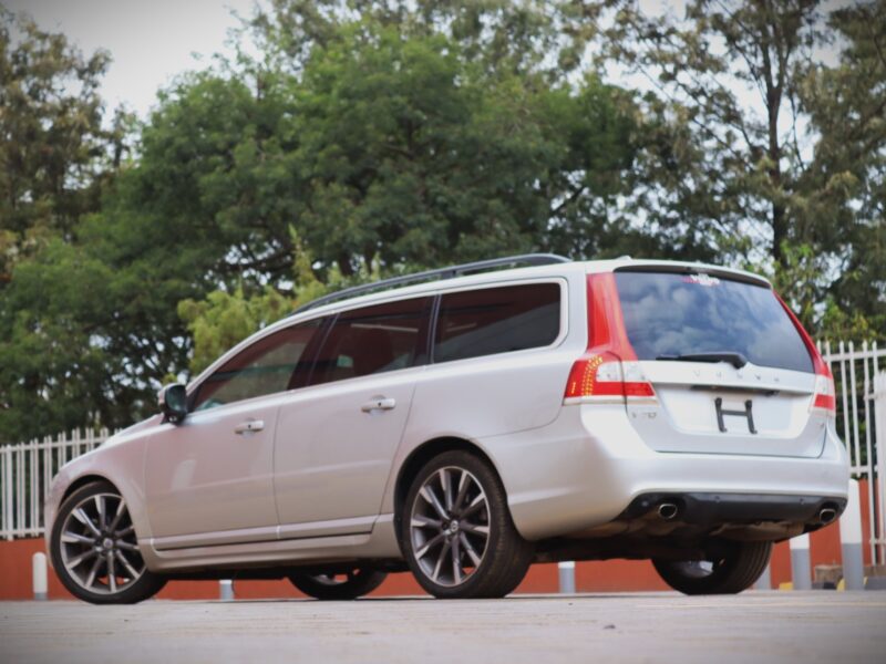 2015 Volvo V70 T5