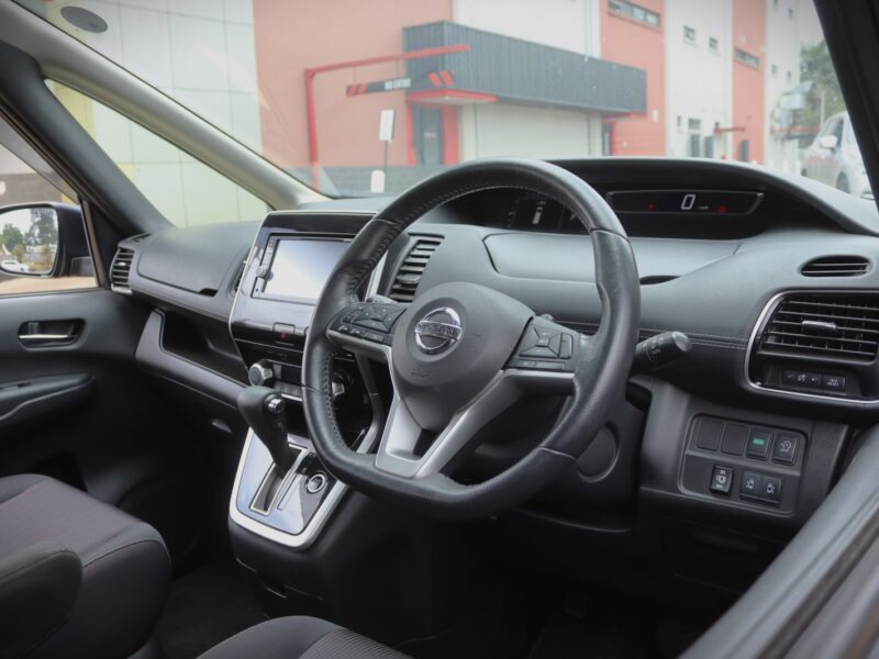 2017 Nissan Serena Hybrid