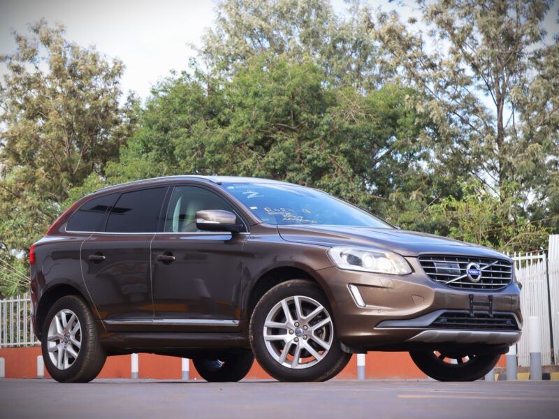 2017 Volvo XC60 D4
