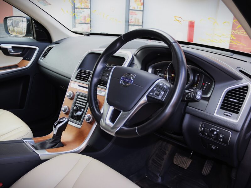 2017 Volvo XC60 D4