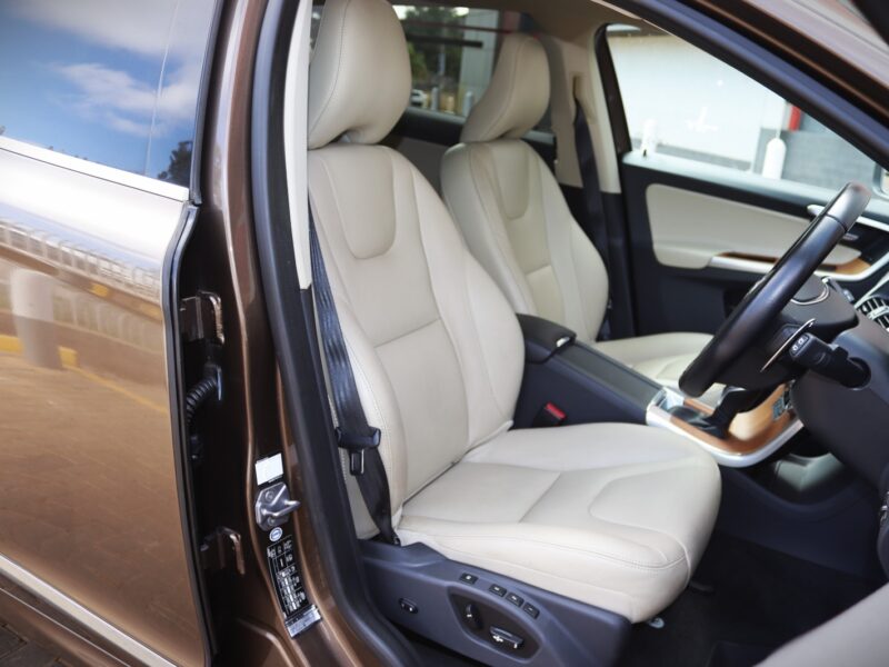2017 Volvo XC60 D4