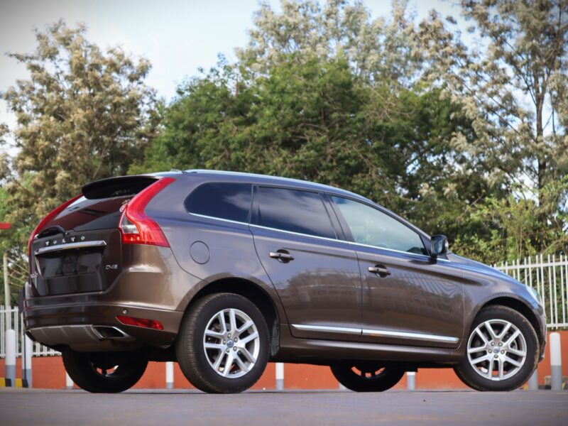 2017 Volvo XC60 D4