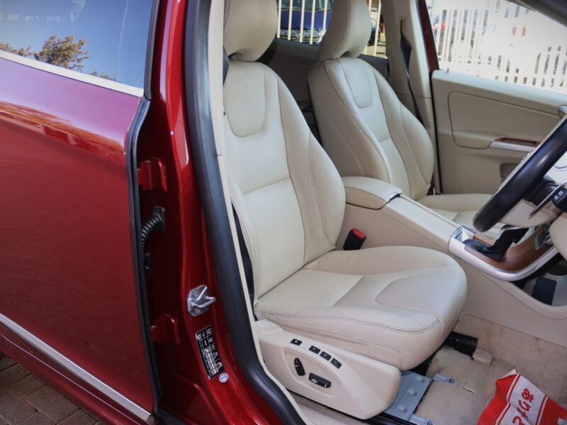 2017 Volvo XC60 D4