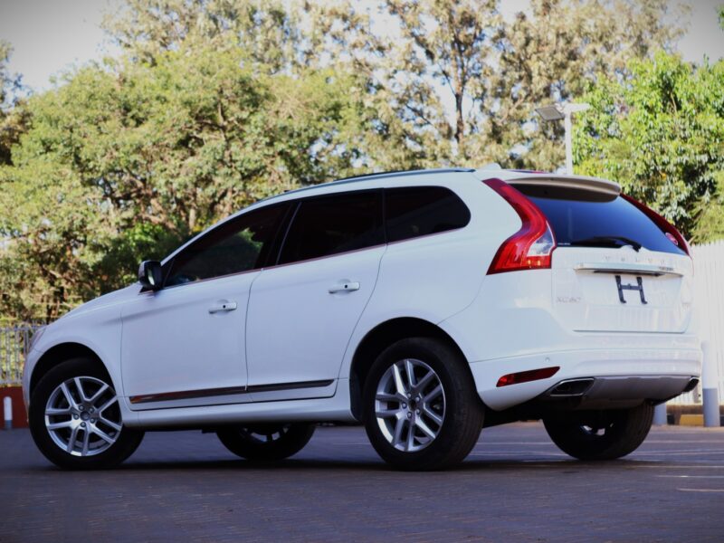2017 Volvo XC60 D4