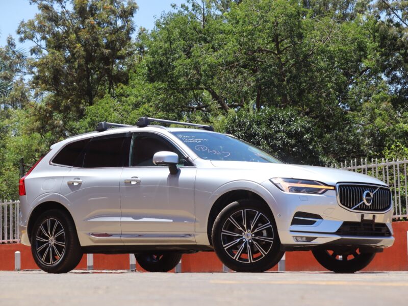 The 2018 Volvo XC60 T5 with Sunroof