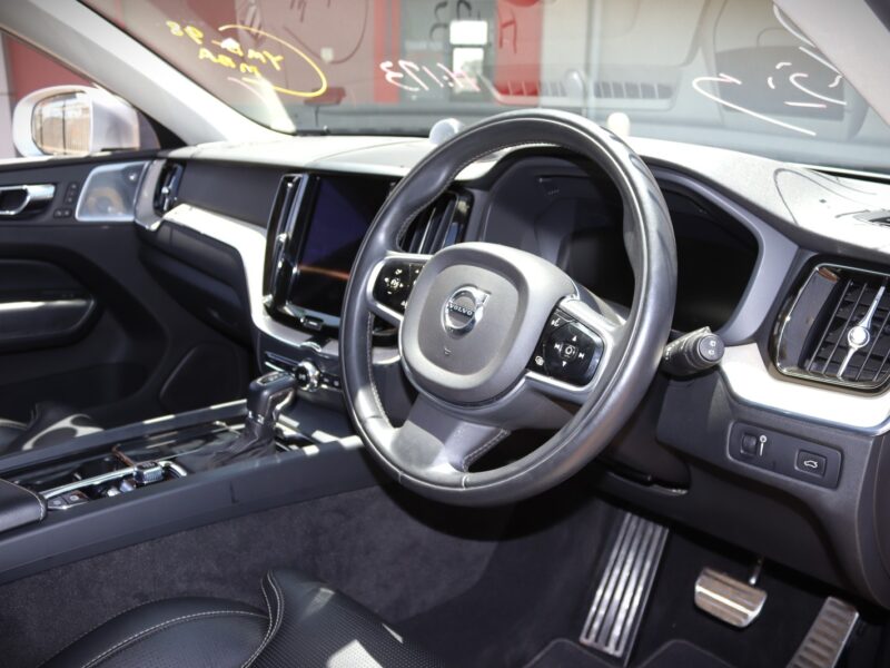 The 2018 Volvo XC60 T5 with Sunroof