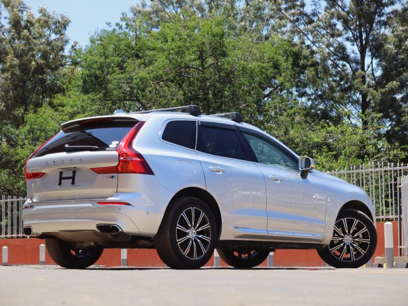 The 2018 Volvo XC60 T5 with Sunroof