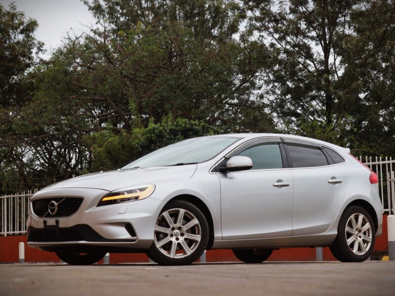 2017 Volvo V40 D4 - Silver