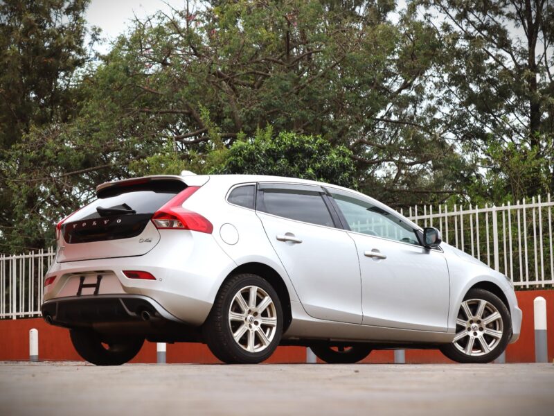 2017 Volvo V40 D4 - Silver