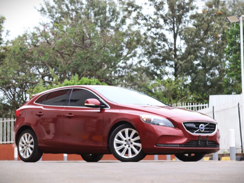 2016 Volvo V40 T4 Wine Red