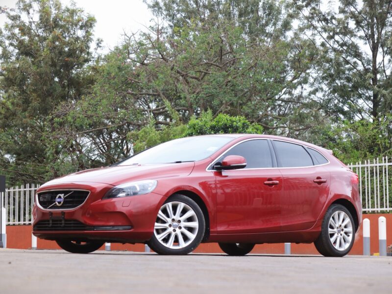 2016 Volvo V40 T4 Wine Red