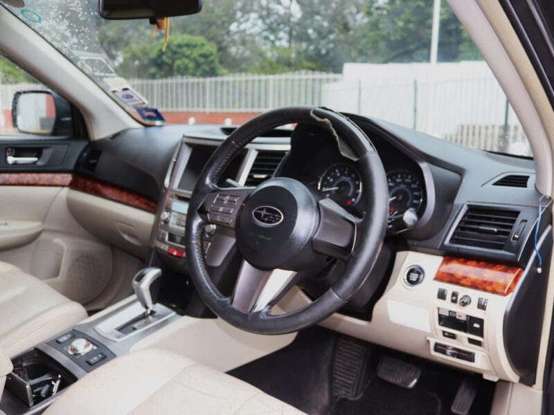 2010 Subaru Outback 2.5L AWD