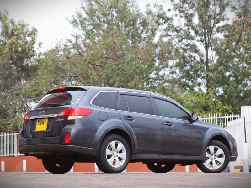 2010 Subaru Outback 2.5L AWD