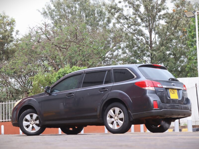 2010 Subaru Outback 2.5L AWD