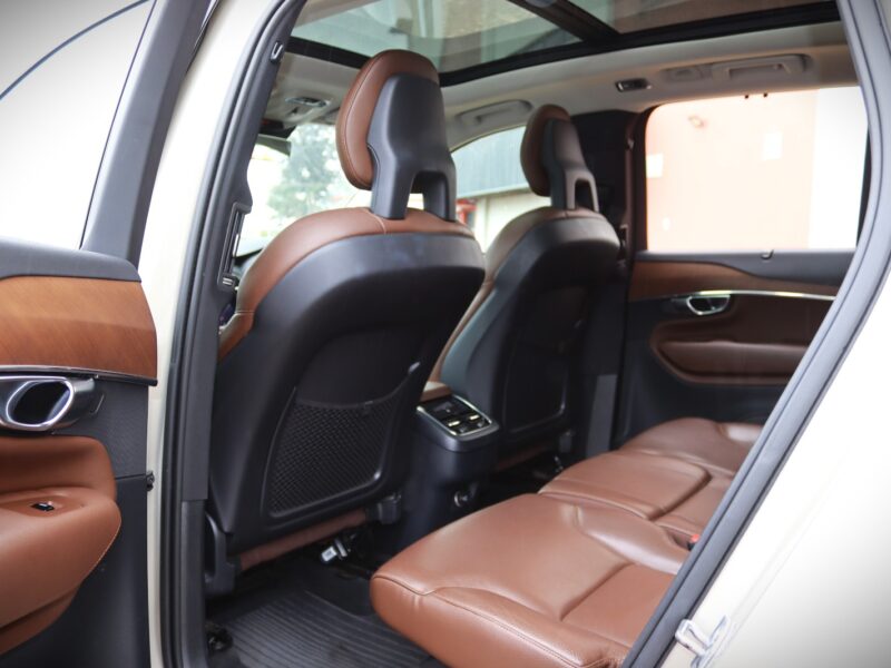 2017 Volvo XC90 T5 – Luxury, Power & Safety