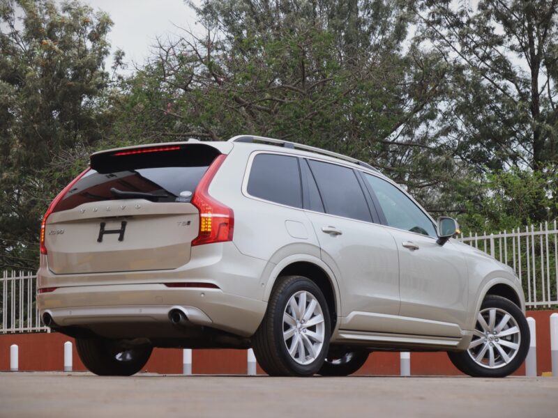 2017 Volvo XC90 T5 – Luxury, Power & Safety