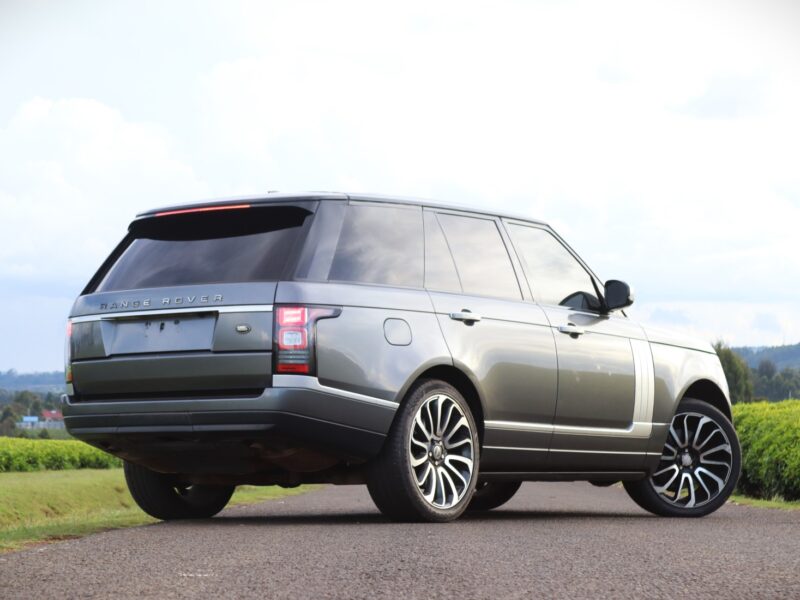 2016 Range Rover Vogue – Luxury, Power & Comfort