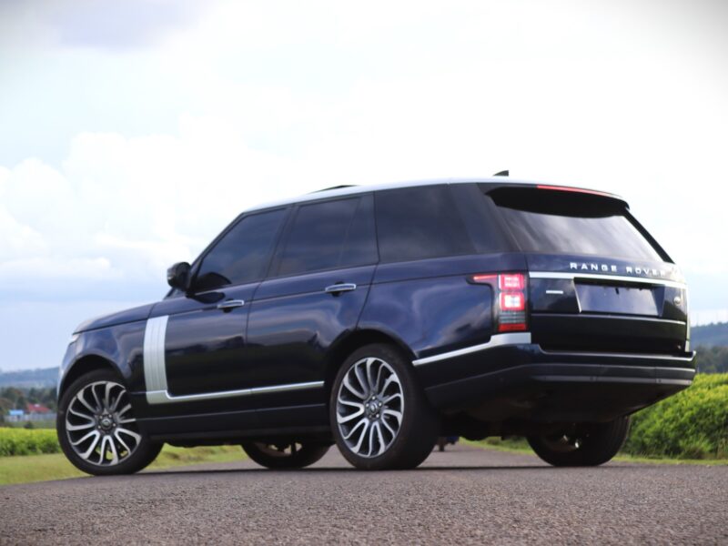 2018 Range Rover Autobiography 4.4L – Power, Luxury & Prestige