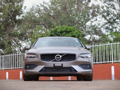 2019 Volvo S60 T4 – Sporty, Safe & Sophisticated Sedan 🚗✨