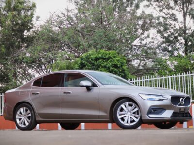 2019 Volvo S60 T4 – Sporty, Safe & Sophisticated Sedan 🚗✨