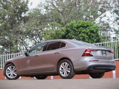 2019 Volvo S60 T4 – Sporty, Safe & Sophisticated Sedan 🚗✨